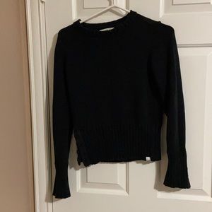 SOLD 🔥4 for $20🔥 Roots Crewneck Sweater Size: S
